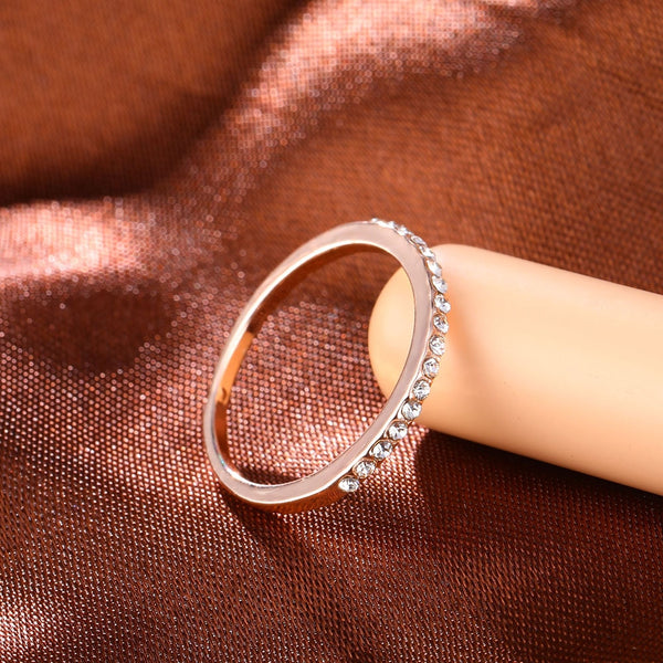 Classic Silver Ring w Crystal Studded Band